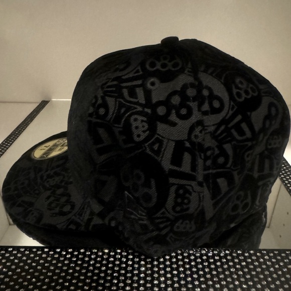 BNWT New Era Icon 686 Flock Times New Era Limited Edition Black - Picture 7 of 7